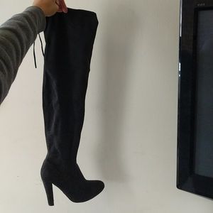Knee high black Steve Madden heel boots